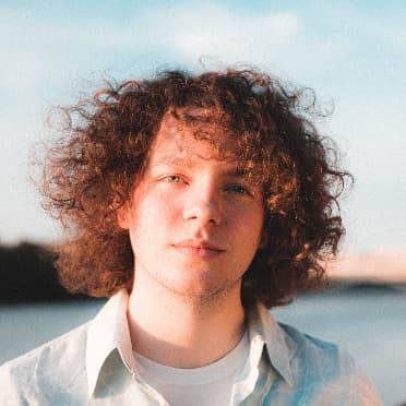 Alex West show image