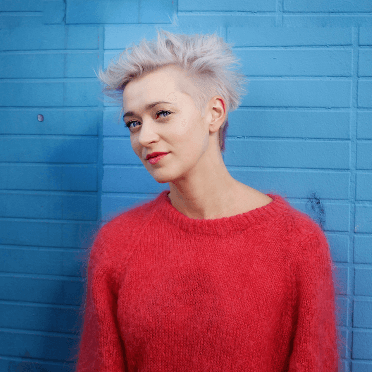 In/Tro with La show image